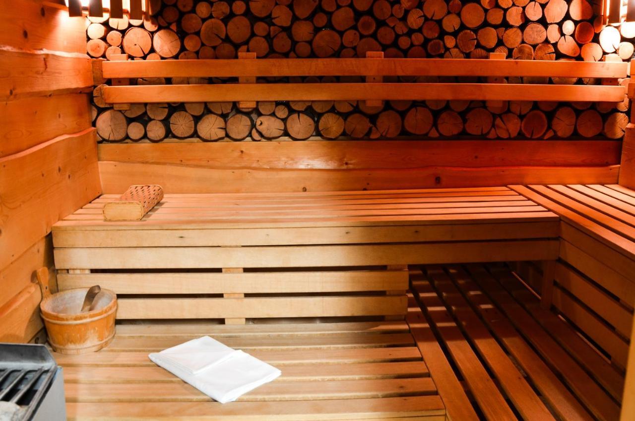 Hotel****Liptovsky Dvor Liptovský Ján Dış mekan fotoğraf